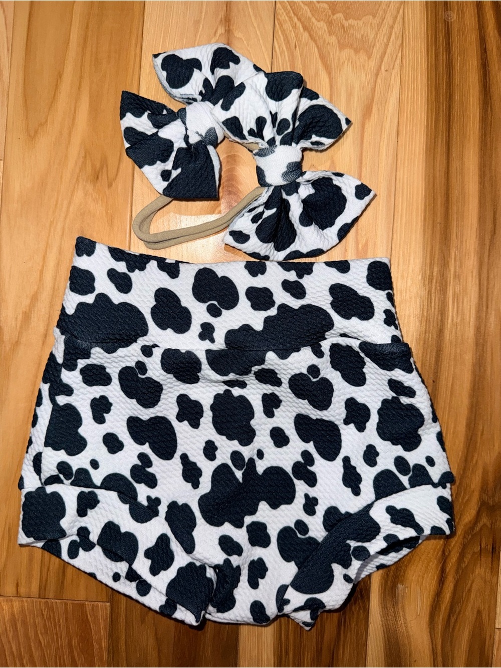 Bummies size 9-12 month with matching piggies on nylon